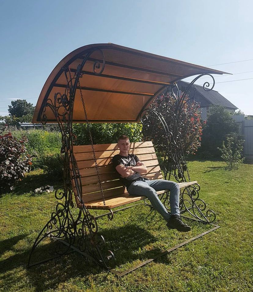 Сколько стоит крыша для кованой беседки в Кологриве и как не переплатить за материал и каркас